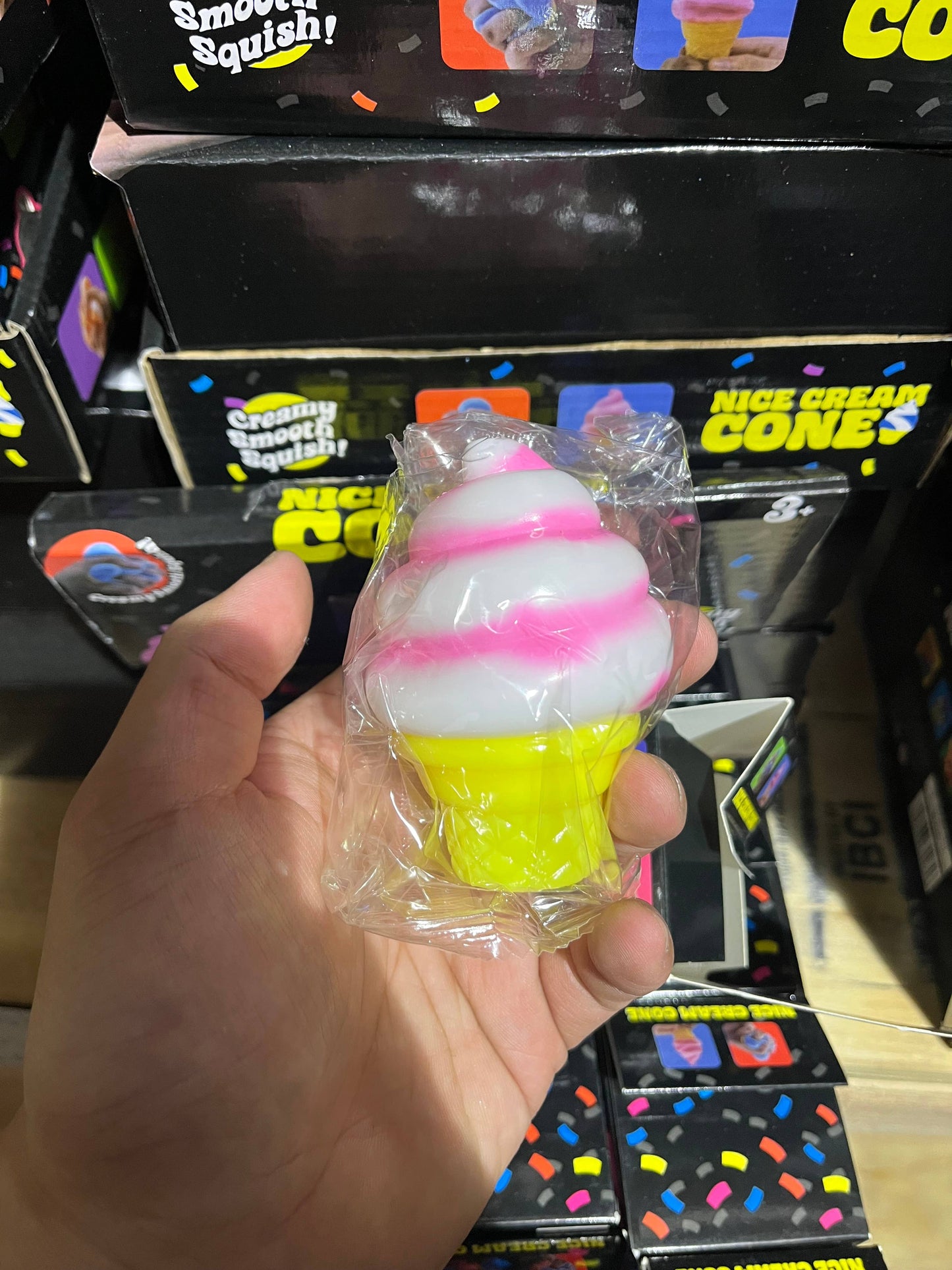 Sugar Squeeze Soft Serve Ice Cream Cone 735