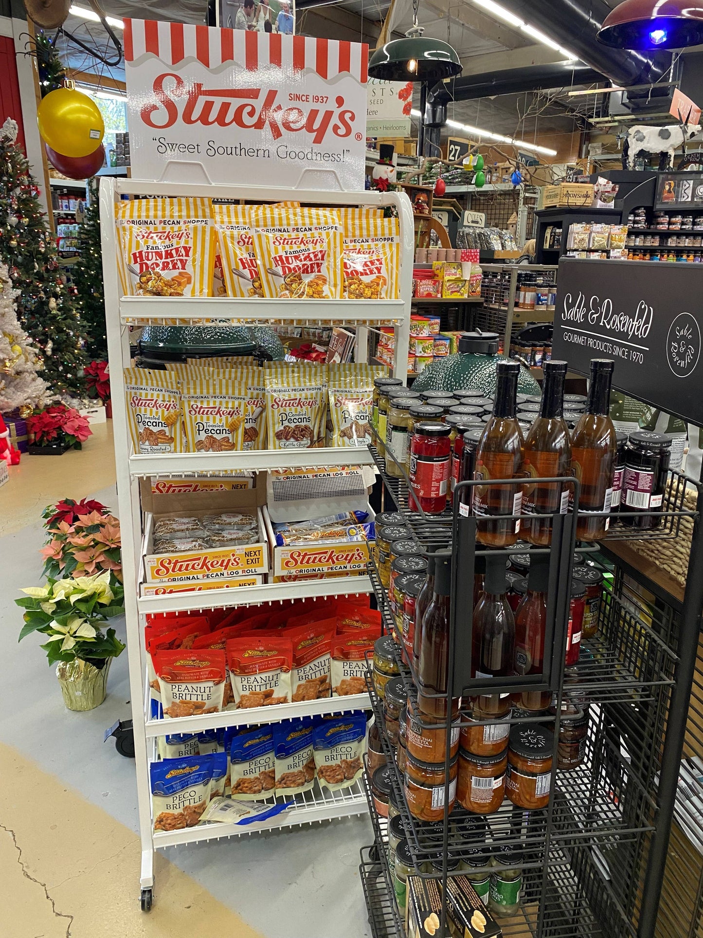 Hunkey Dorey Popcorn with Pecans & Almonds. 700