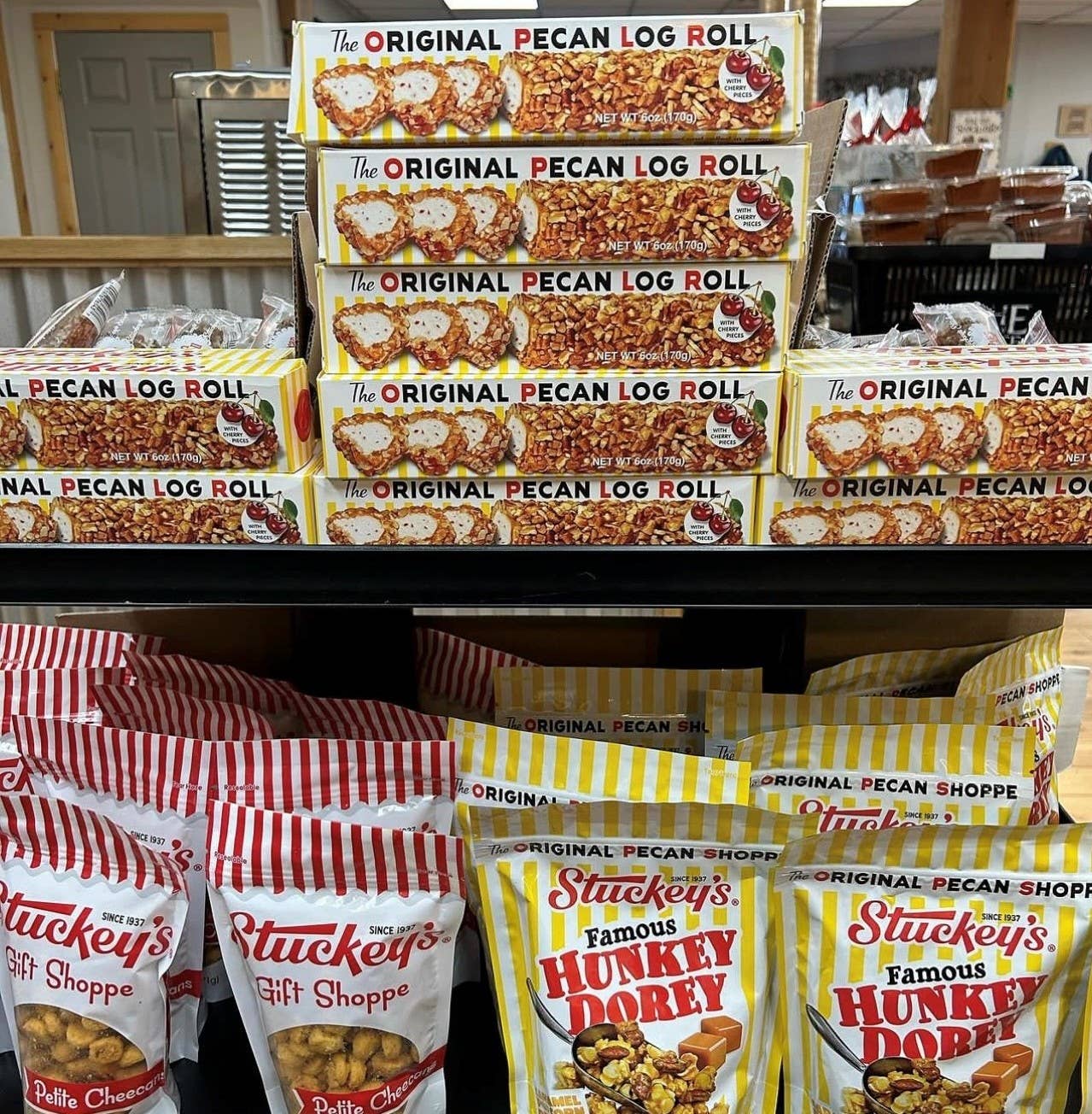 Hunkey Dorey Popcorn with Pecans & Almonds. 700