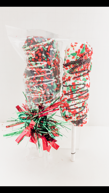 Christmas Chocolate Dipped Marshmallow Pop